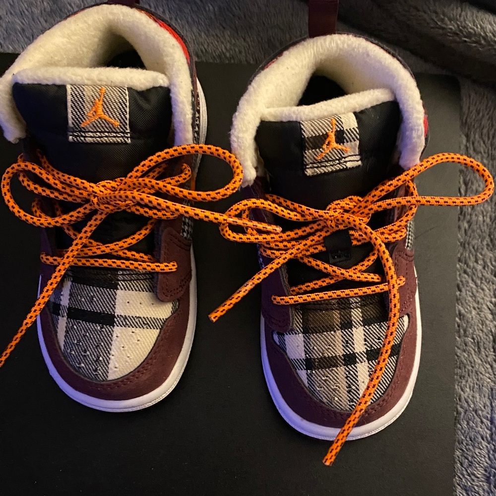 Jordan Kids Sneakers with Plaid and Orange Laces